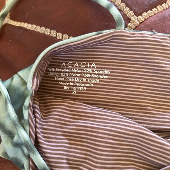 New, never worn acacia set - Picture 2 of 3